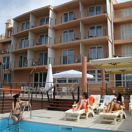 Hotel Tamaris Novi Vinodolski Buitenkant foto