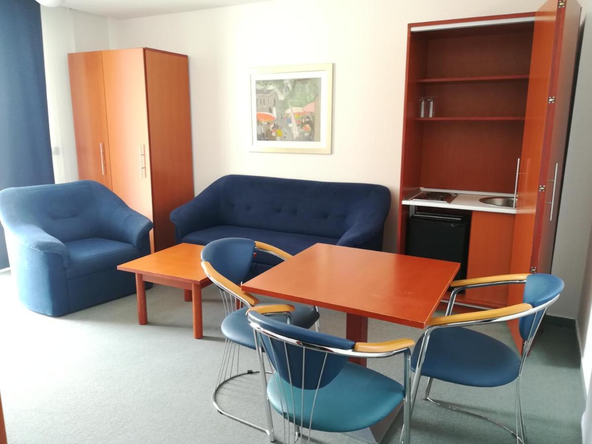 Hotel Tamaris Novi Vinodolski Buitenkant foto