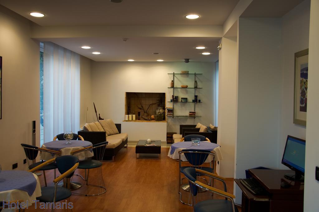 Hotel Tamaris Novi Vinodolski Buitenkant foto