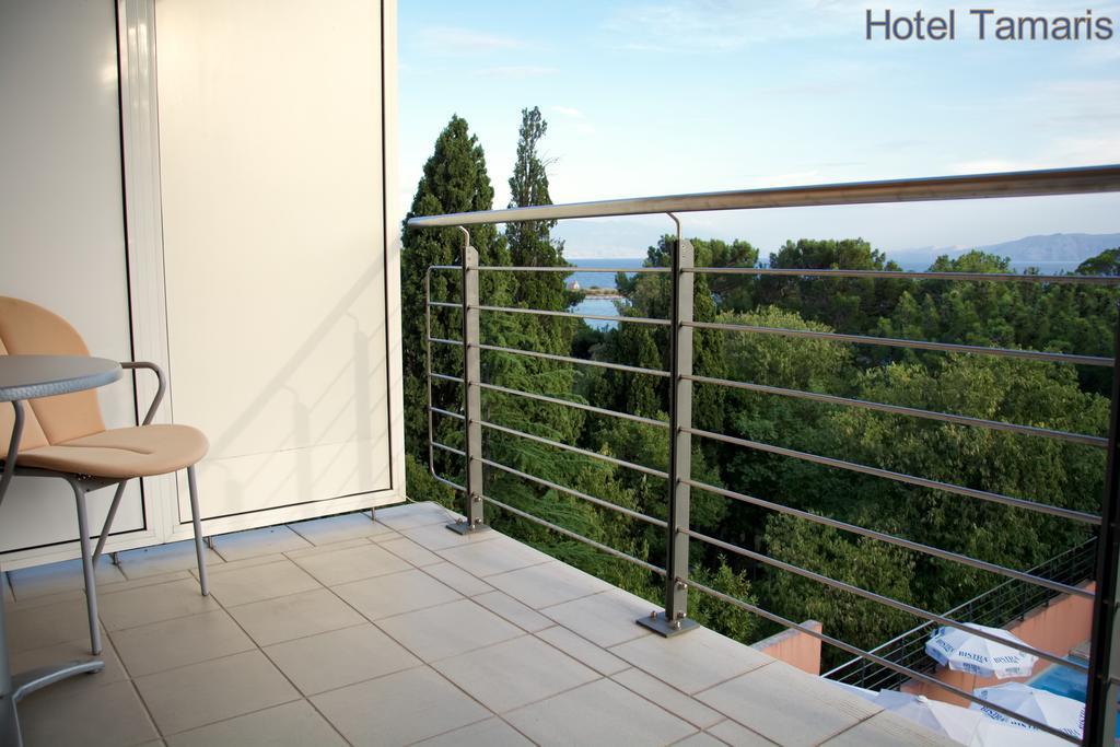Hotel Tamaris Novi Vinodolski Buitenkant foto