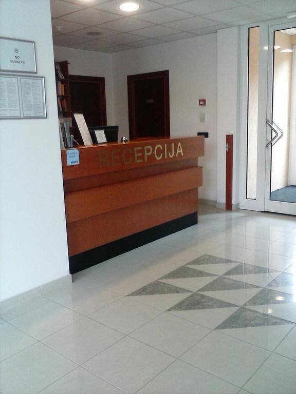 Hotel Tamaris Novi Vinodolski Buitenkant foto