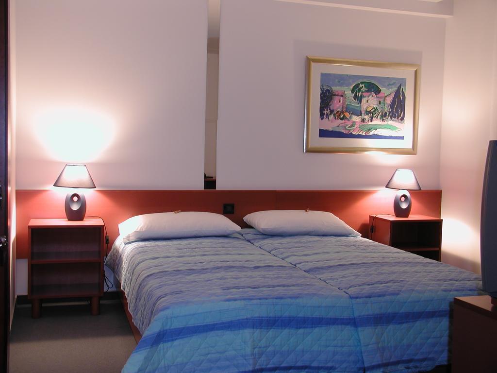 Hotel Tamaris Novi Vinodolski Kamer foto
